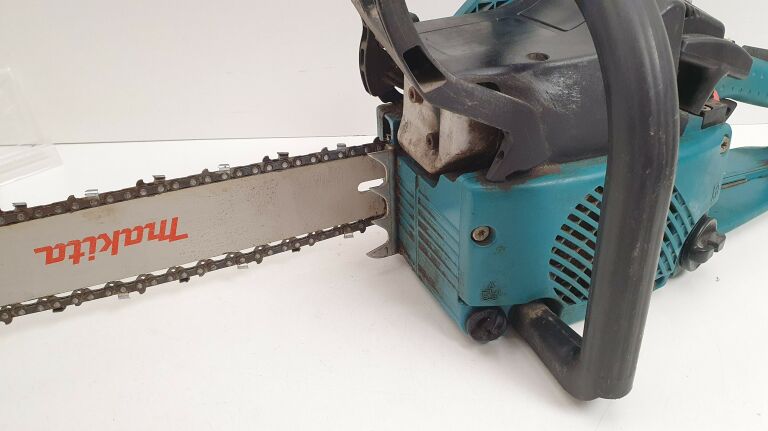 pila-spalinowa-lancuchowa-makita-dcs-401-marka-makita