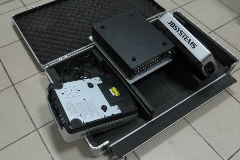 jb-systems-beat-4-mk2-2x-jb-systems-mcd-200-mp3-product-id