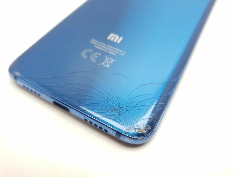 XIAOMI MI 8 6,21/6GB/64GB/3400MAH/12 + 12MPX