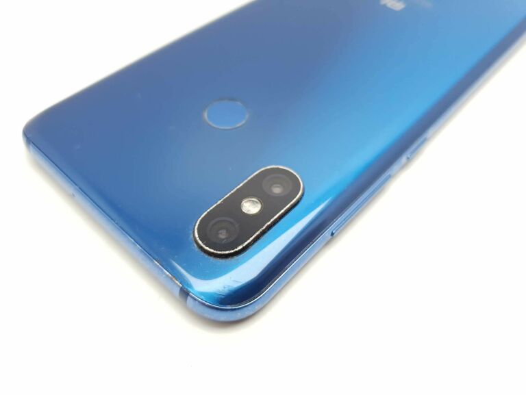 XIAOMI MI 8 6,21/6GB/64GB/3400MAH/12 + 12MPX