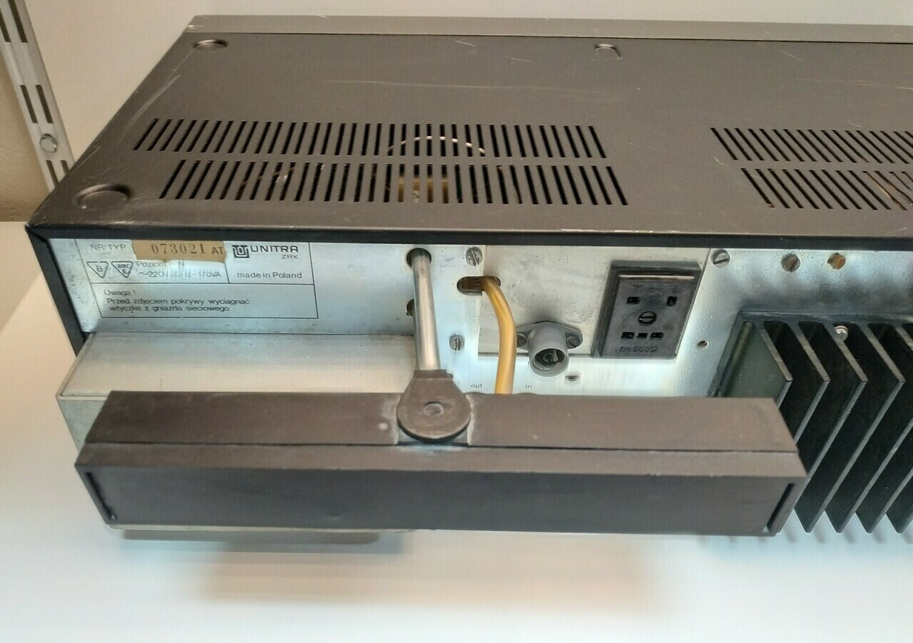 amplituner-unitra-zrk-at-9010-radio-wzmacniacz-komunikacja-brak