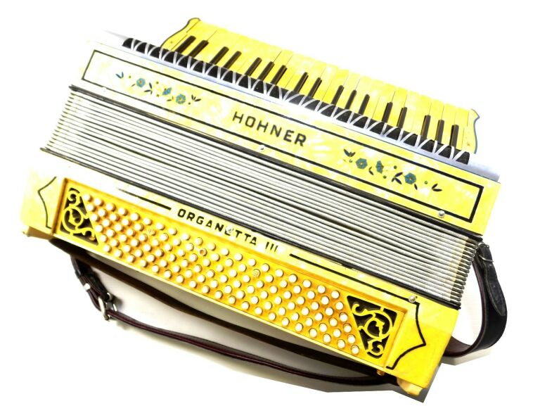 AKORDEON HOHNER 120 ORGANETTA III FUTERAŁ