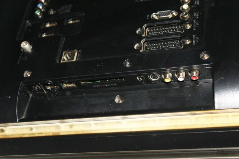 TELEWIZOR LCD PHILIPS 37PFL8404H/12