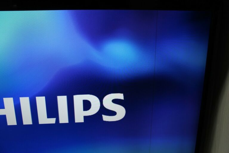 TELEWIZOR LCD PHILIPS 37PFL8404H/12