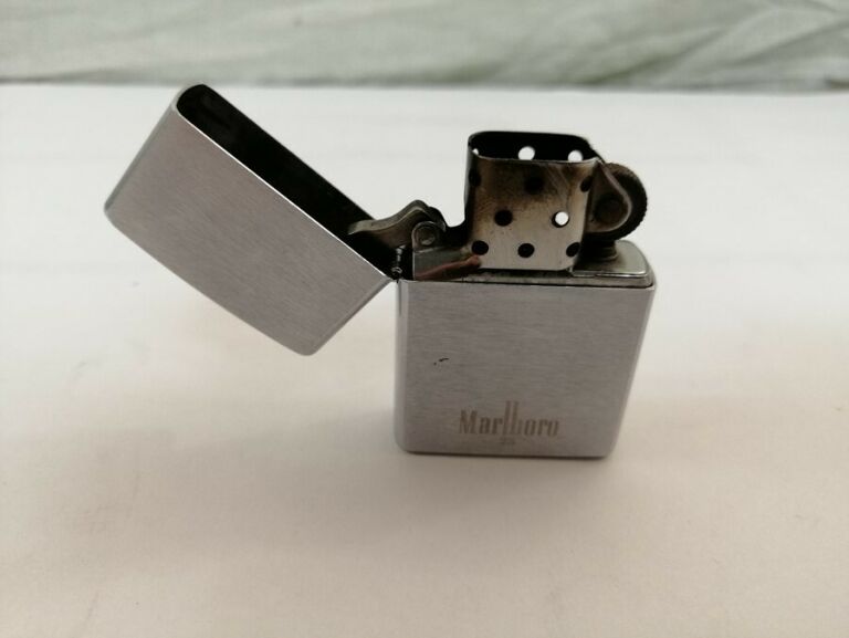 ZAPALNICZKA ZIPPO MALBORO
