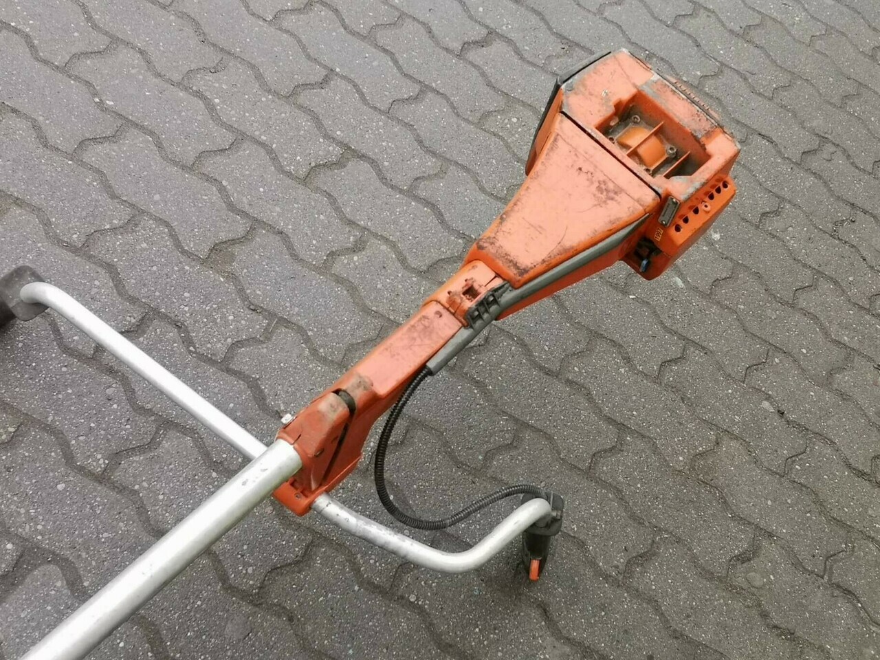 kosa-spalinowa-podkaszarka-husqvarna-245r-27-km-3-maja-9-lipno