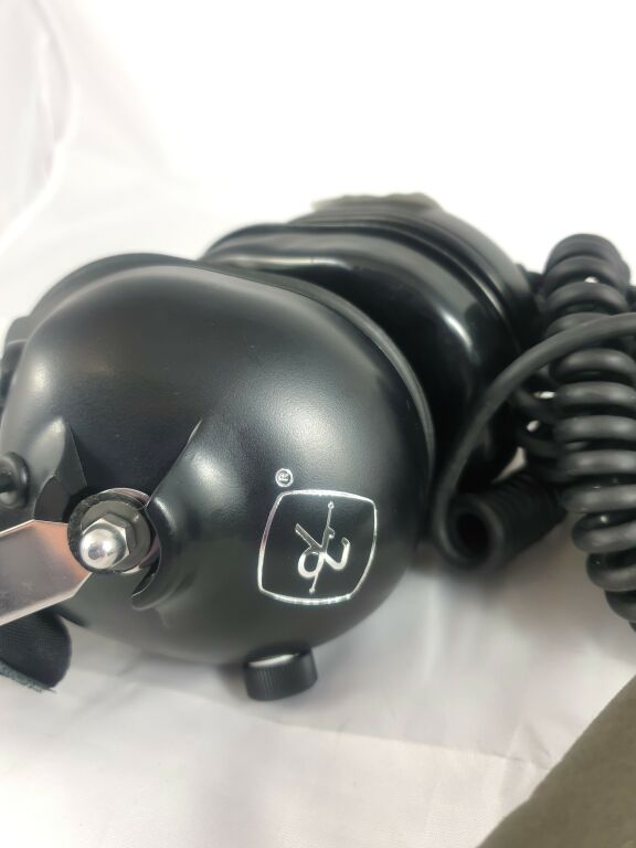 sluchawki-lotnicze-david-clark-h9842bk-model-h9842bk