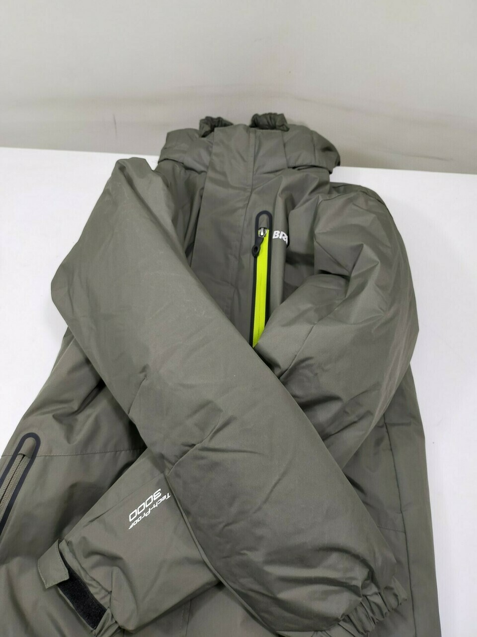 dziecieca-kurtka-4ar2-4ar2tm374f243-brugi-plec-mezczyzna