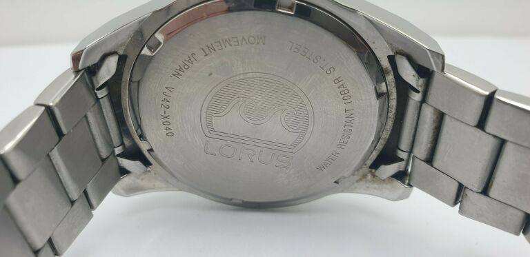 zegarek-lorus-vj42-x040-funkcje-datownik