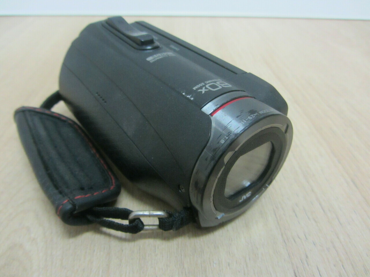 zobacz-kamera-jvc-everio-gz-r315be-full-hd-stan-uzywany