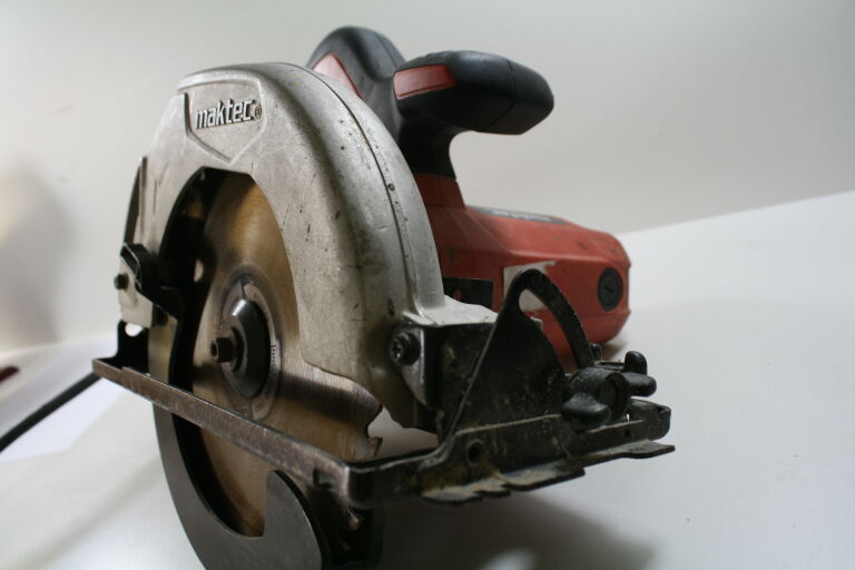 MAKTEC MT582 PILARKA TARCZOWA