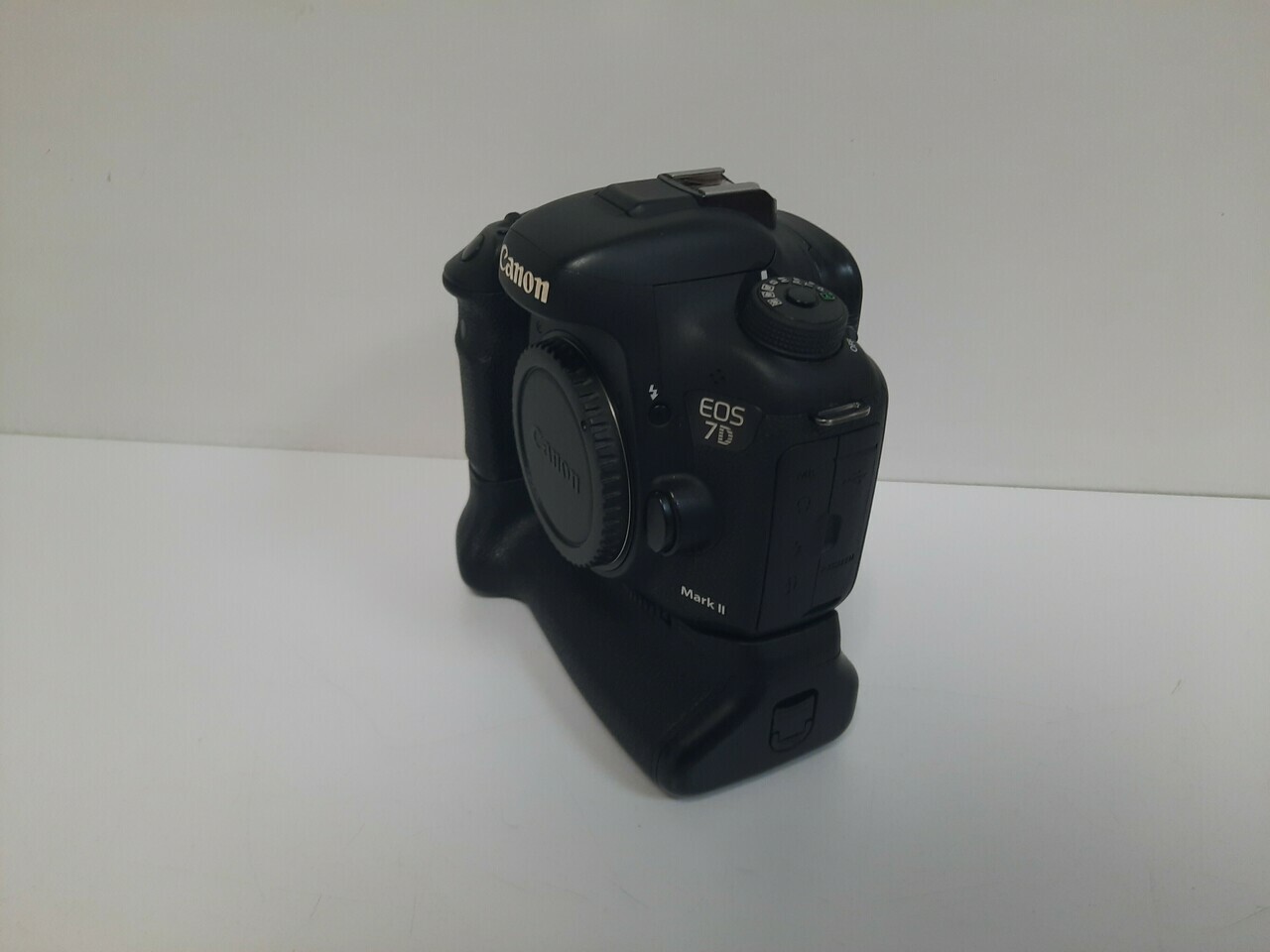 lustrzanka-canon-eos-7d-mark-ii-rozmiar-matrycy-aps-c