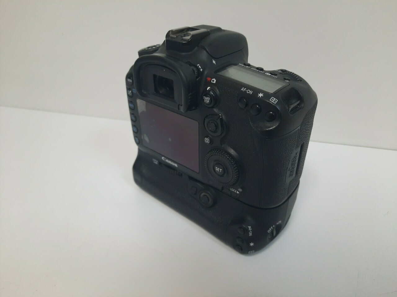 lustrzanka-canon-eos-7d-mark-ii-w-zestawie-korpus