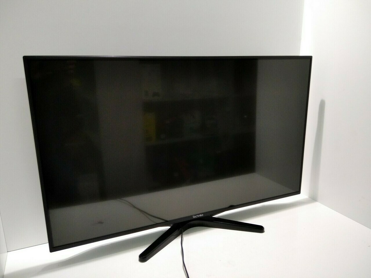 telewizor-technika-smart-tv-sm42-240-typ-telewizora-led