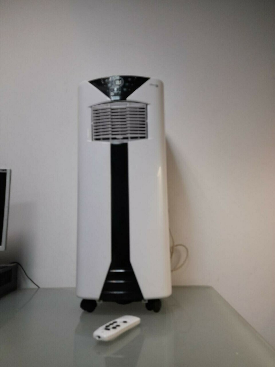 klimatyzator-zibro-p-24-pilot-stan-uzywany