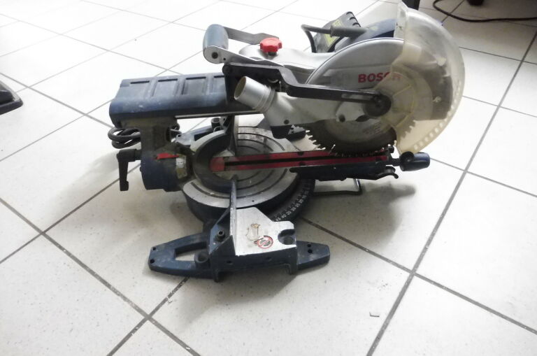 PIŁA UKOŚNA BOSCH GCM 800 SJ PROFESSIONAL