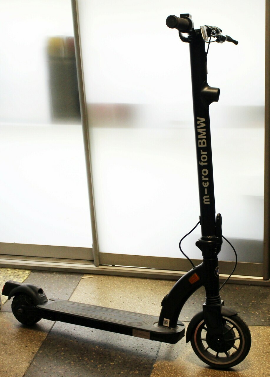 hulajnoga-elektryczna-bmw-e-scooter-bmw-marka-inna-marka