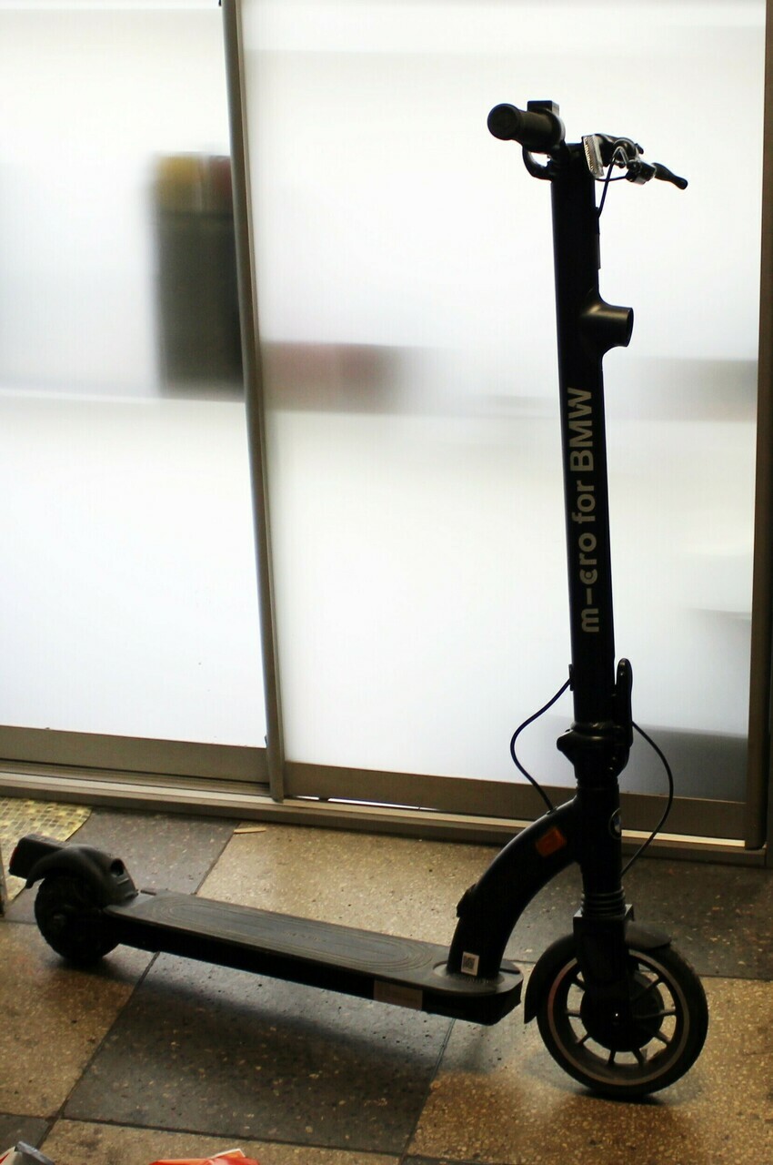 hulajnoga-elektryczna-bmw-e-scooter-bmw-marszalkowska-85-warszawa