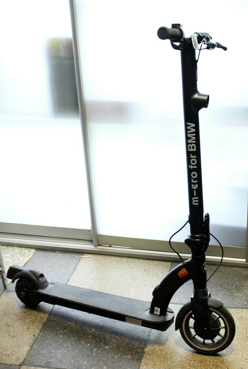 hulajnoga-elektryczna-bmw-e-scooter-bmw-model-e-scooter
