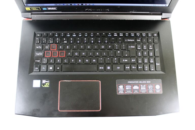 LAPTOP ACER PREDATOR HELIOS 300 8GBRAM/I5-8300