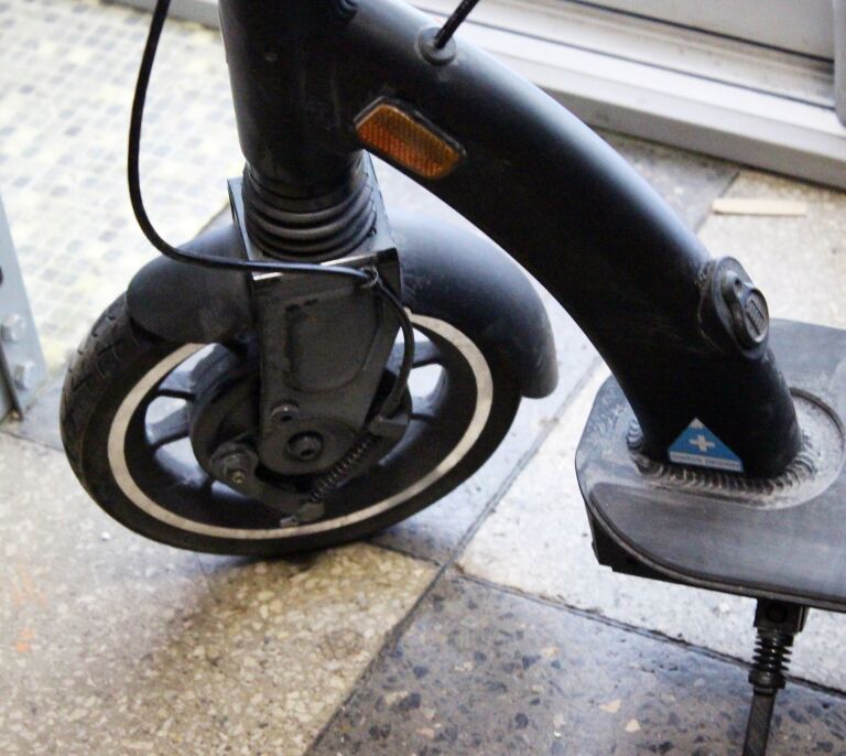 hulajnoga-elektryczna-bmw-e-scooter-bmw-stan-uzywany