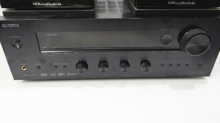 ONKYO TX-8150 + WHARFEDALE DIAMOND 220