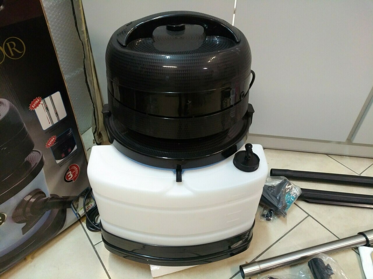 odkurzacz-pioracy-ambasador-europe-2018-komplet-kolor-dominujacy-wielokolorowy