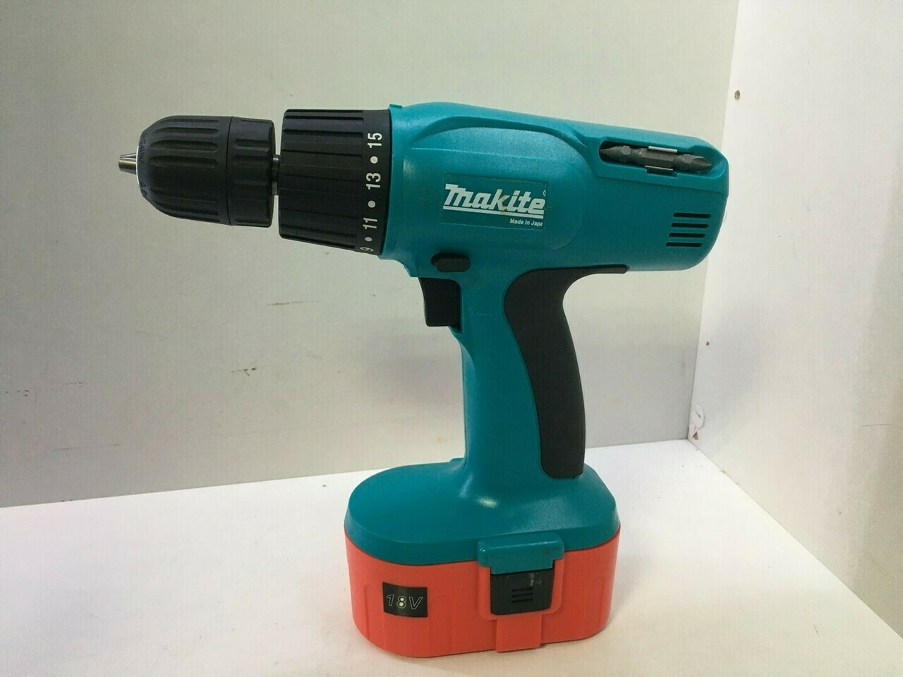 wkretarka-makite-bph-452-rfe-zasilanie-akumulatorowe