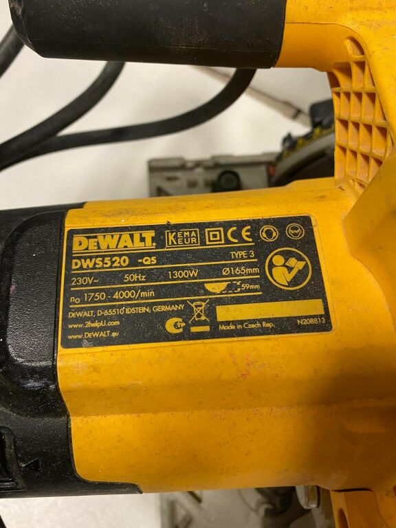 ZAGŁĘBIARKA DEWALT DWS520 QS WALIZKA