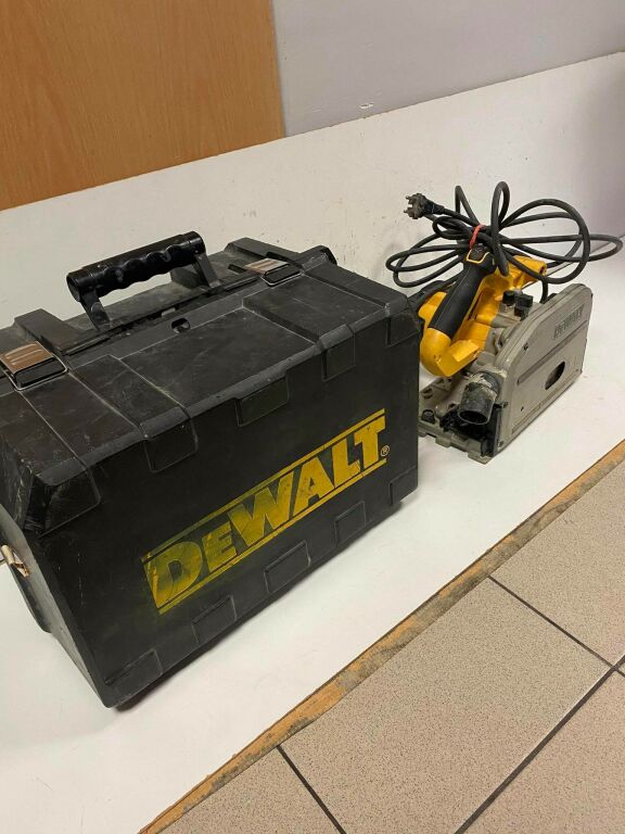 ZAGŁĘBIARKA DEWALT DWS520 QS WALIZKA