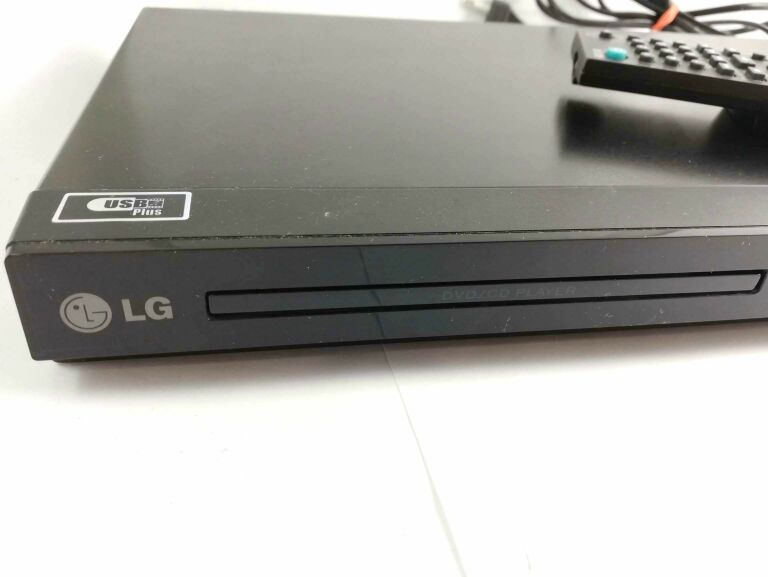 ODTWARZACZ DVD LG PD822/PILOT