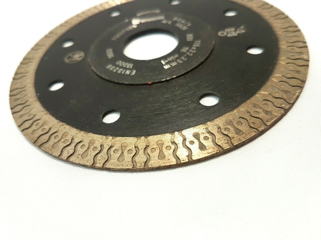 tarcza-diamentowa-do-betonu-wurth-5526-zastosowanie-beton