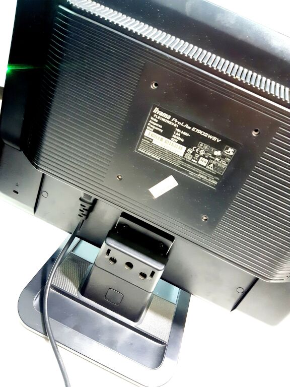 MONITOR IIYAMA PROLITE E1902WSV