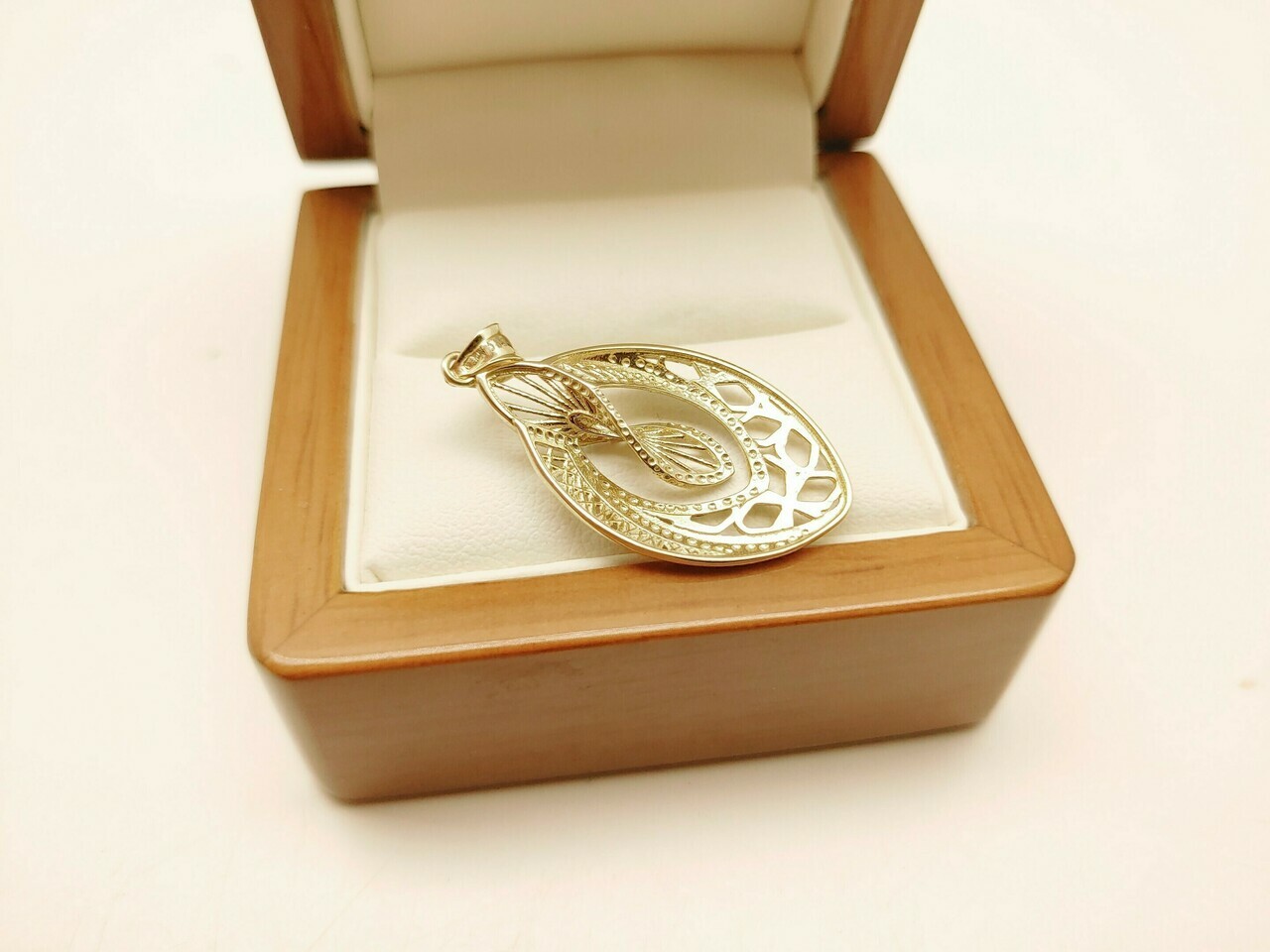 piekna-zlota-zawieszka-14k-585-207g-wroclaw-kamien-inny-kamien