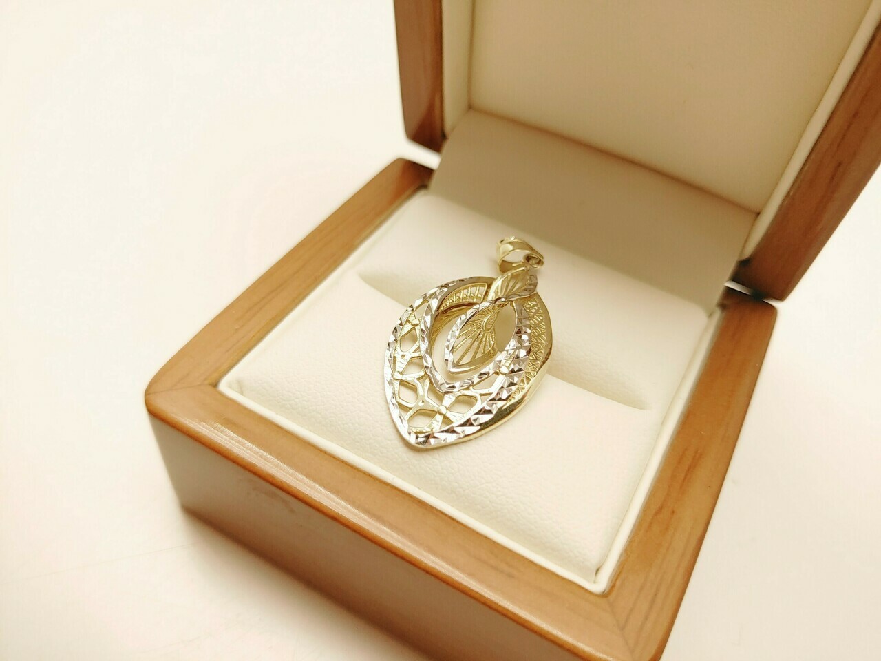 piekna-zlota-zawieszka-14k-585-207g-wroclaw-material-zloto