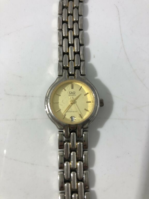 zegarki-damskie-rozne-cena-za-sztuke-marka-inna-marka