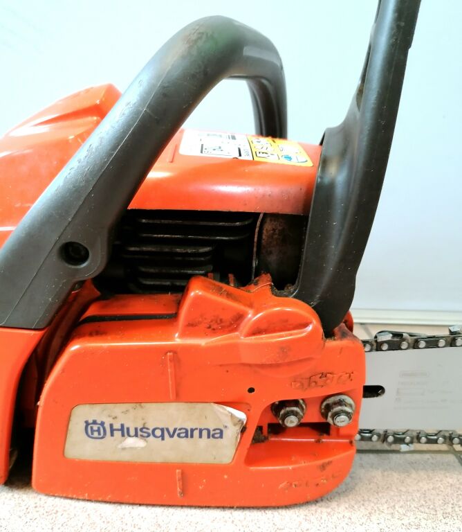 PIŁA SPALINOWA HUSQVARNA 236