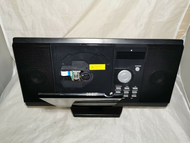AUNA MCD-82 WIEŻA STEREO DVD USB SD MPEG4 D13-183