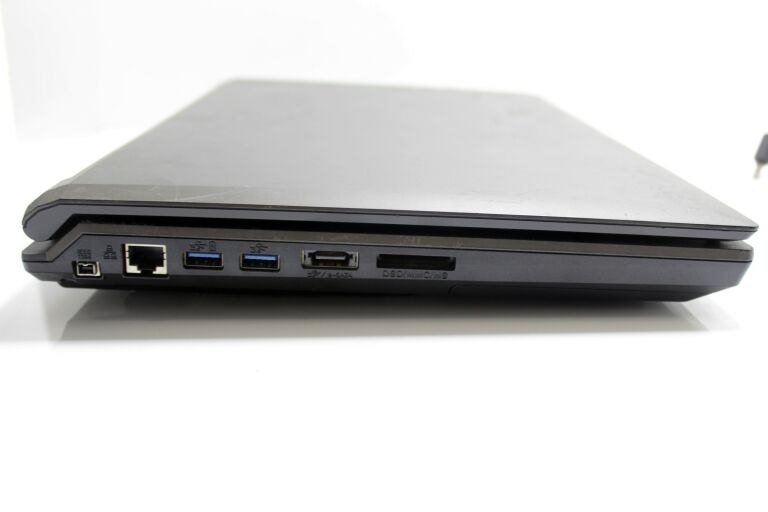 laptop-gamingowy-clevo-x-note-p150sm-1tb-24gb-ram-seria-procesora-intel-core-i7