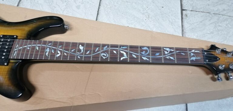 OPIS!!!GITARA ELEKTRYCZNA RAVEN IP 3000 2TS
