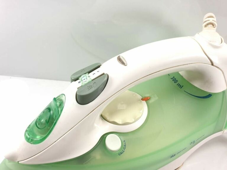 zelazko-philips-elance-3015-kolor-dominujacy-bialy