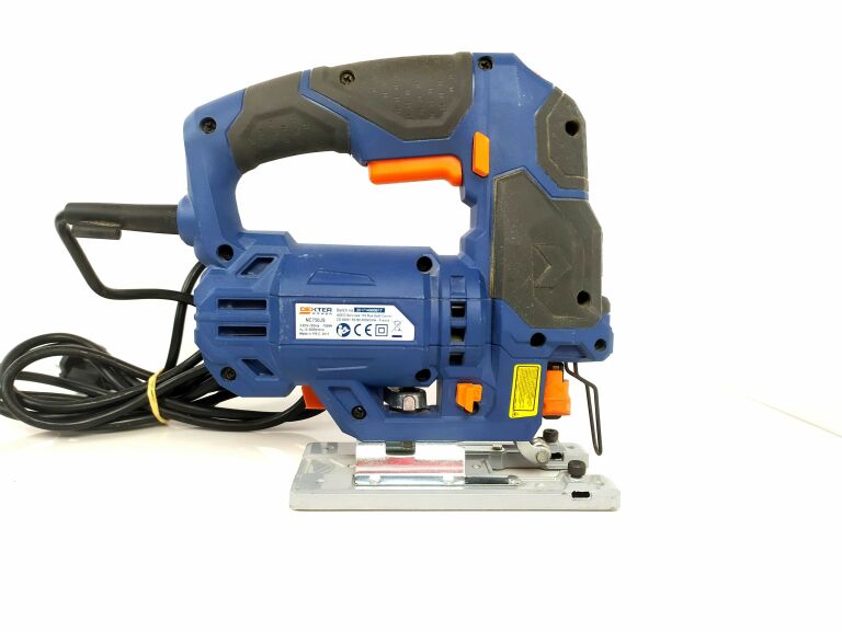 wyrzynarka-dexter-nc750jswalizka-zasilanie-elektryczne-sieciowe