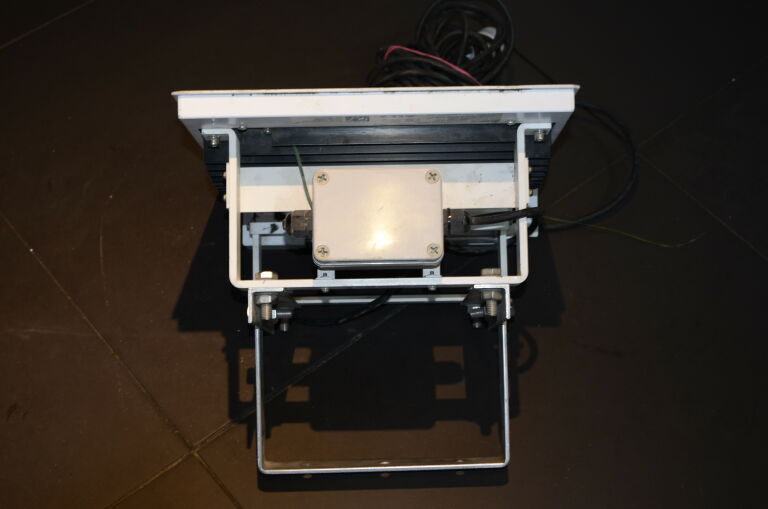 NAŚWIETLACZ DELTA LED 140W