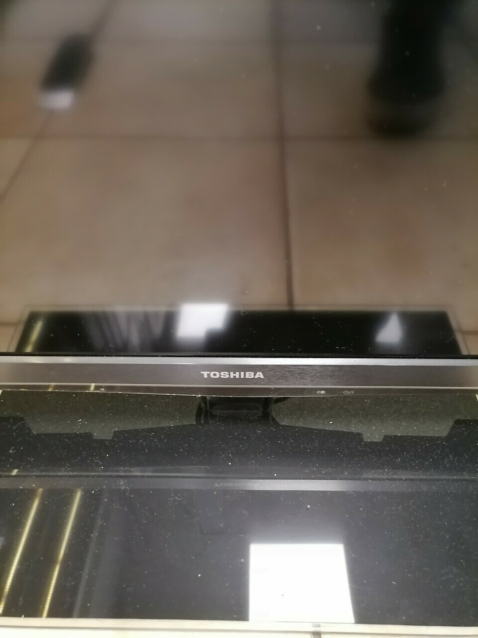 telewizor-toshiba-40rl838-40-cali-odbior-osobisty-model-40rl838