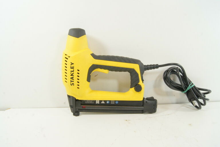 GWOŹDZIARKA STANLEY TRE650 WALIZKA BCM