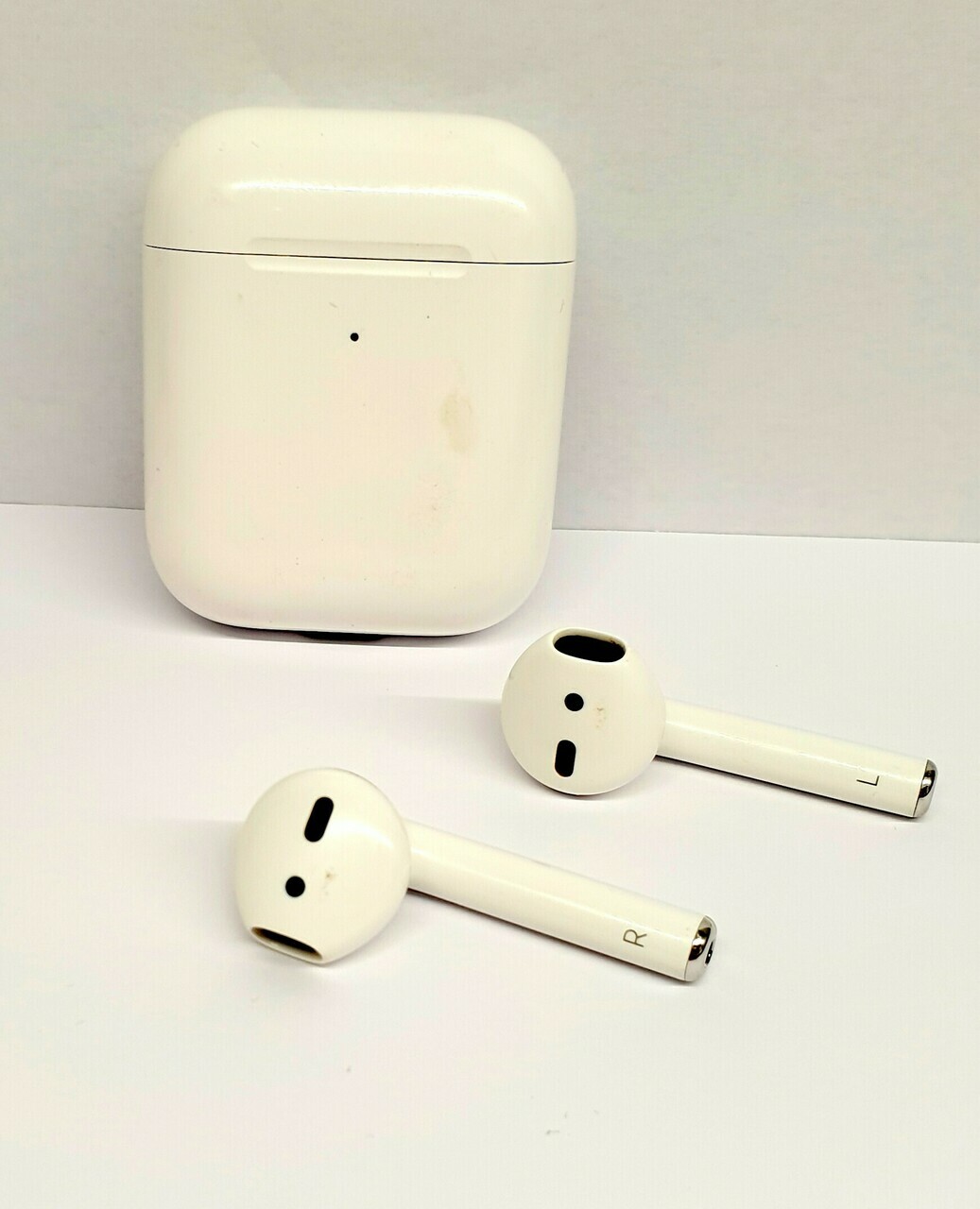 sluchawki-apple-airpods-a1938-stan-uzywany