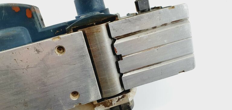 STRUG ELEKTRYCZNY BOSCH GHO 26-82 710W