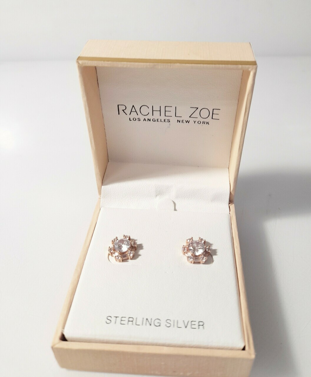 sliczne-srebrne-kolczyki-rachel-zoe-stan-powystawowy