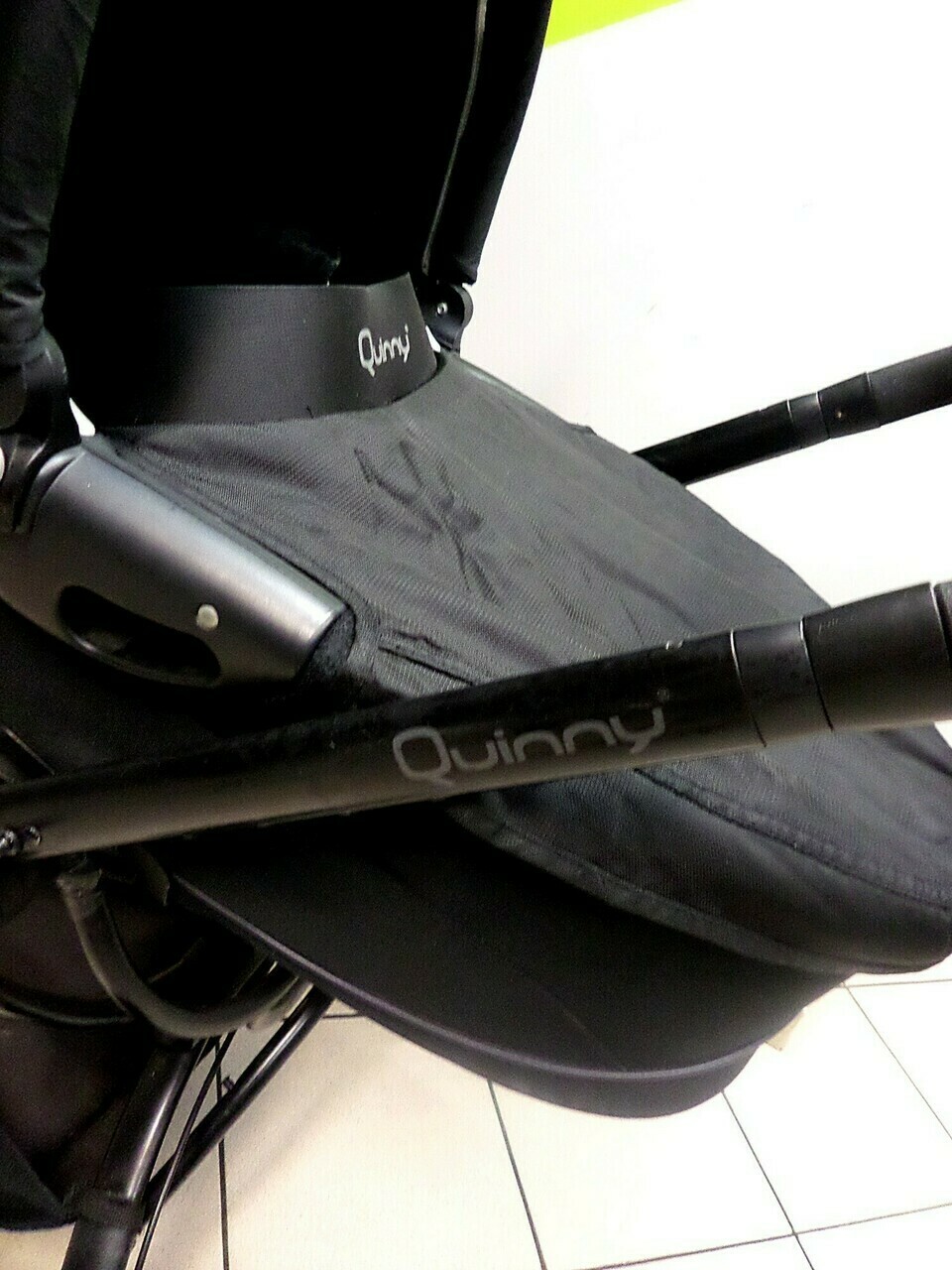 wozek-quinny-buzz-2w1-rocking-black-kod-producenta-1234