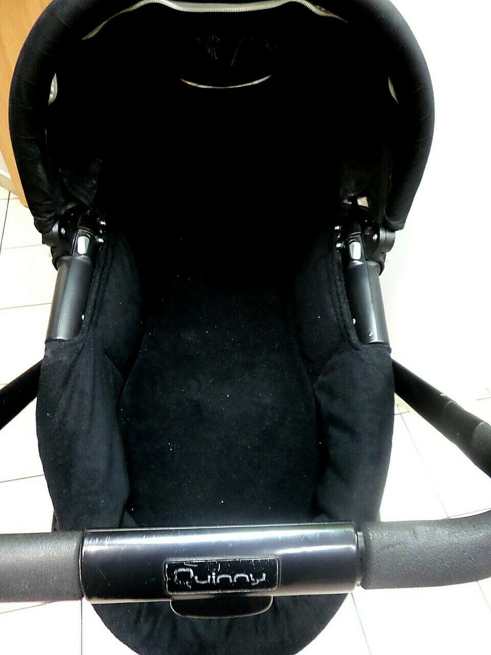 wozek-quinny-buzz-2w1-rocking-black-stelaz-metalowy